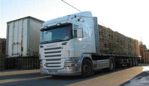 Transporteur des palettes en bois recyclées Dijon